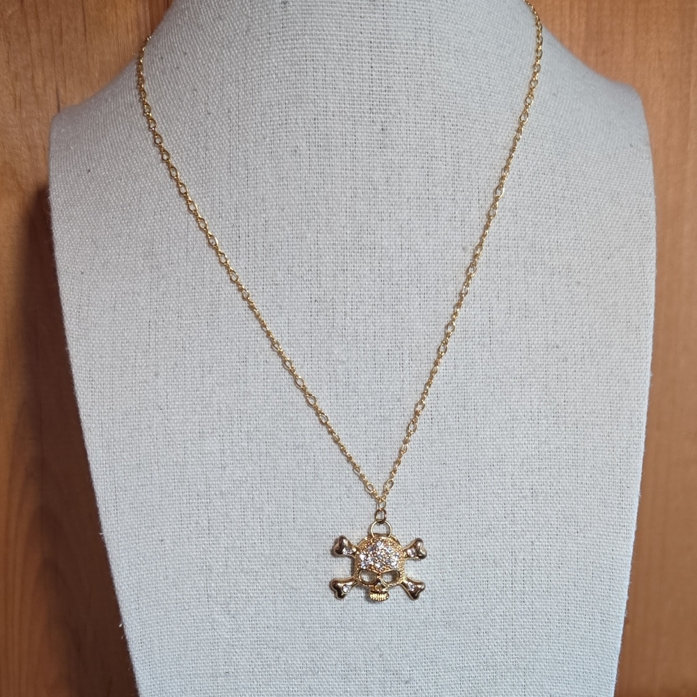 KRISTEN AMATO 925 SKULL & CROSSBONES PENDANT NECKLACE